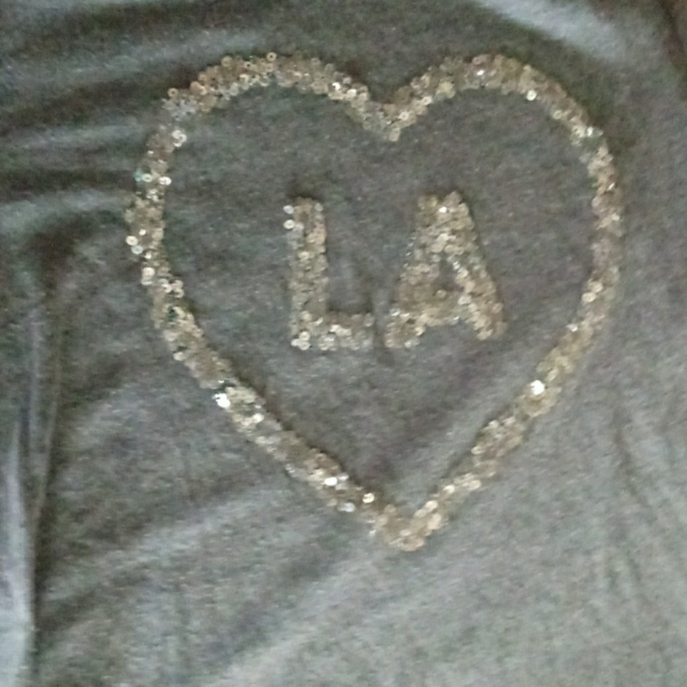 I'm selling a beautiful shirts